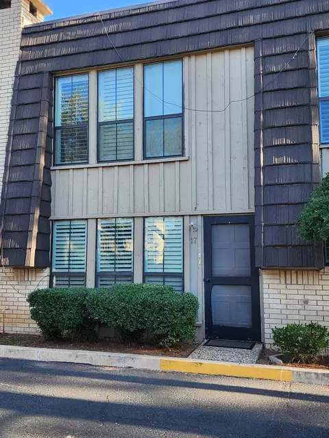 2100 W Wadley Ave #L-17, Midland, TX 79705