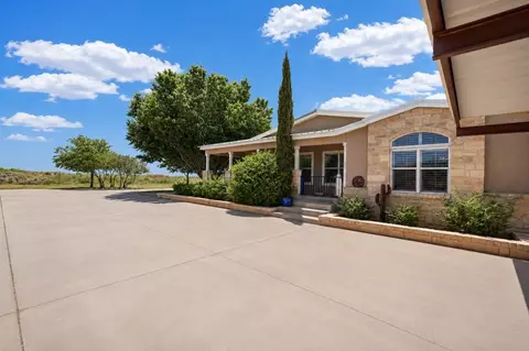 6709 N Elkins Rd, Midland, TX 79705
