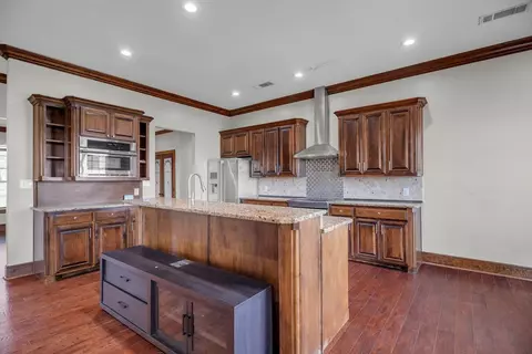 Kitchen - 2603 Coronado, Big Spring, TX 79720 photo 2 of 3