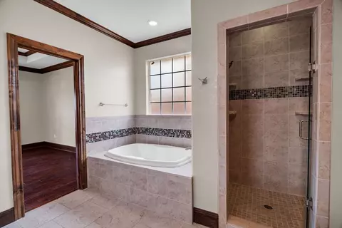 Bath - 2603 Coronado, Big Spring, TX 79720 photo 2 of 7