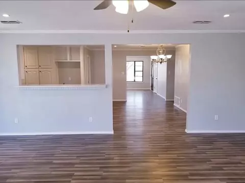 Living - 910 Baylor Blvd, Big Spring, TX 79720 photo 4 of 5