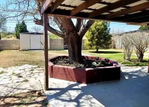 Exterior - 910 Baylor Blvd, Big Spring, TX 79720 photo 2 of 4