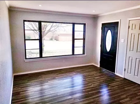 Living - 910 Baylor Blvd, Big Spring, TX 79720 photo 1 of 5
