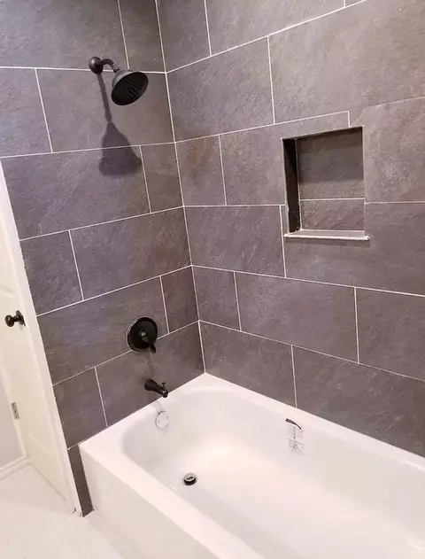 Bath - 910 Baylor Blvd, Big Spring, TX 79720 photo 3 of 4