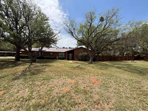 699 E Line St, Loraine, TX 79532