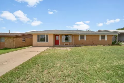 2902 Cactus Dr, Big Spring, TX 79720