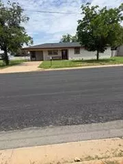 411 33rd St, Snyder, TX 79549