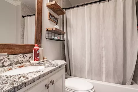 Bath - 1109 E 13th St, Big Spring, TX 79720 photo 1 of 1
