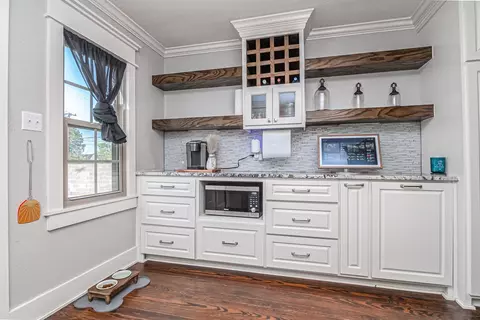 Kitchen - 1109 E 13th St, Big Spring, TX 79720 photo 2 of 2