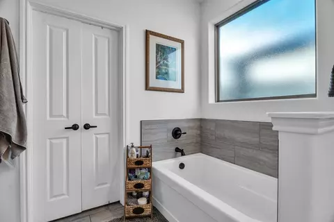 Bath - 3414 Fordham Ave, Big Spring, TX 79720 photo 5 of 7