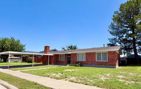 1303 S Houston, Mccamey, TX 79752