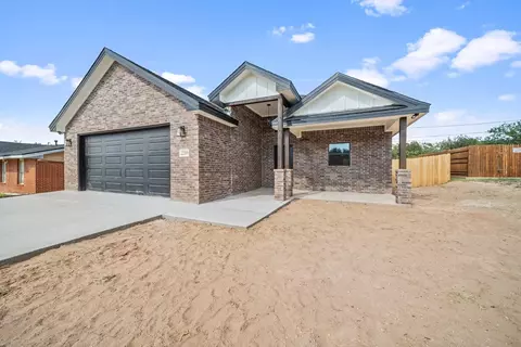 Exterior - 2219 Lynn Dr, Big Spring, TX 79720 photo 3 of 5