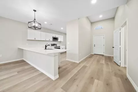 Entry Way - 2219 Lynn Dr, Big Spring, TX 79720 photo 1 of 1