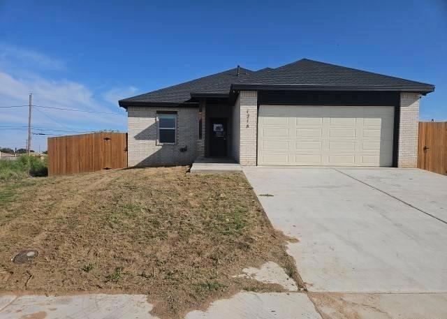 1216 E Pine Ave, Midland, TX 79705