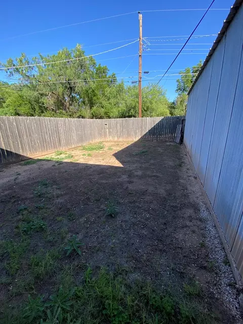 2308 Marshall St, Big Spring, TX 79720 photo 2