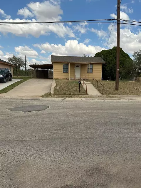811 E 16th St, Big Spring, TX 79720 photo 1