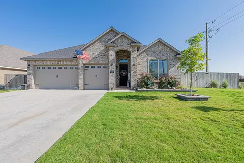 1913 Overshine Ln, Midland, TX 79705