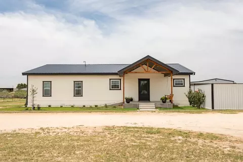 536 County Rd 301-a # B, Seminole, TX 79360