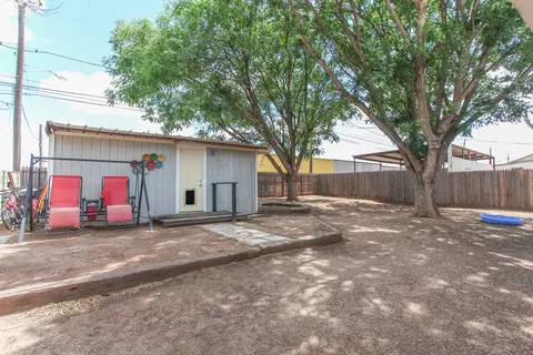 Exterior - 1602 E 17th St, Big Spring, TX 79720 photo 2 of 11