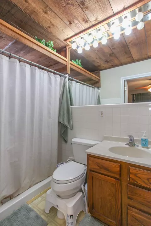 Bath - 1602 E 17th St, Big Spring, TX 79720 photo 4 of 4