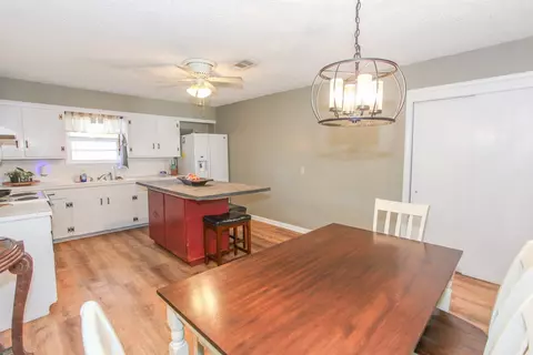 Dining - 1602 E 17th St, Big Spring, TX 79720 photo 2 of 3