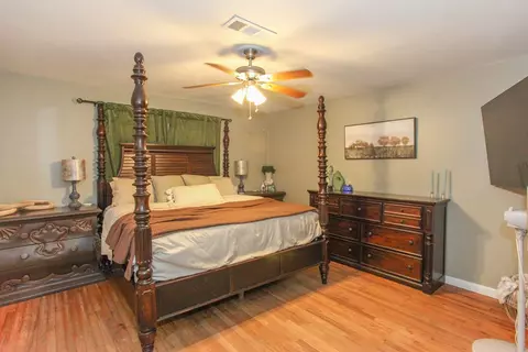 Bedroom - 1602 E 17th St, Big Spring, TX 79720 photo 4 of 5