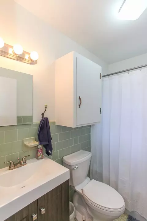 Bath - 1602 E 17th St, Big Spring, TX 79720 photo 2 of 4