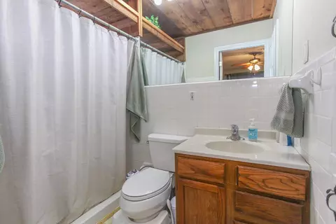 Bath - 1602 E 17th St, Big Spring, TX 79720 photo 3 of 4