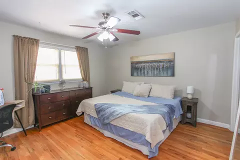 Bedroom - 1602 E 17th St, Big Spring, TX 79720 photo 2 of 5