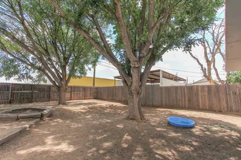 Exterior - 1602 E 17th St, Big Spring, TX 79720 photo 4 of 11
