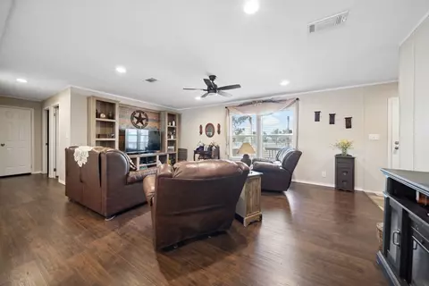303 Vikki Rd, Big Spring, TX 79720 photo 5