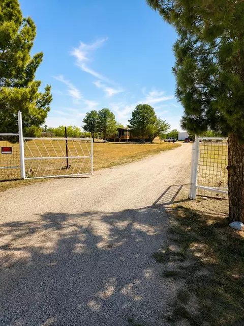 303 Vikki Rd, Big Spring, TX 79720