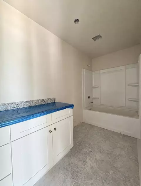 Bath - 3307 Fordham Ave, Big Spring, TX 79720 photo 2 of 3