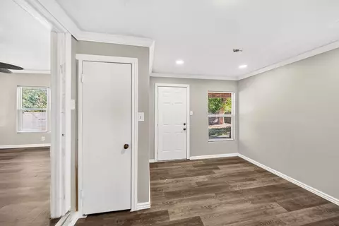 Entry Way - 1507 E 11th Pl, Big Spring, TX 79720 photo 4 of 4