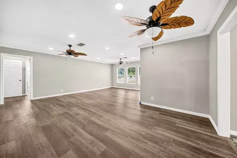 Living - 1507 E 11th Pl, Big Spring, TX 79720 photo 3 of 5