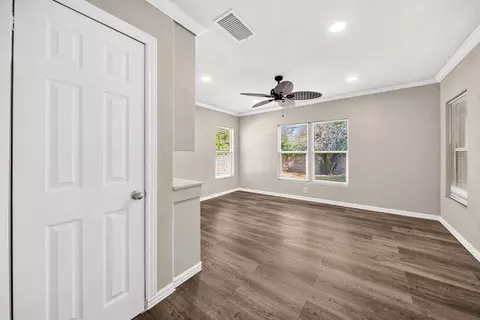Living - 1507 E 11th Pl, Big Spring, TX 79720 photo 2 of 5