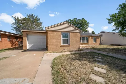 Exterior - 1507 E 11th Pl, Big Spring, TX 79720 photo 2 of 6
