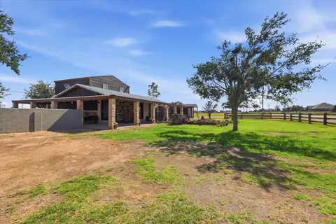 Exterior - 6714 E County Rd 110, Midland, TX 79706 photo 11 of 27