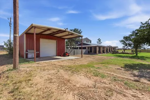 Exterior - 6714 E County Rd 110, Midland, TX 79706 photo 23 of 27