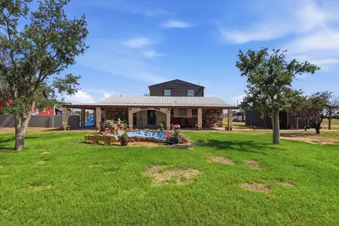 Exterior - 6714 E County Rd 110, Midland, TX 79706 photo 6 of 27