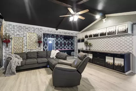 Living - 6714 E County Rd 110, Midland, TX 79706 photo 3 of 4