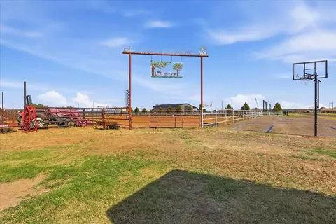 Exterior - 6714 E County Rd 110, Midland, TX 79706 photo 25 of 27