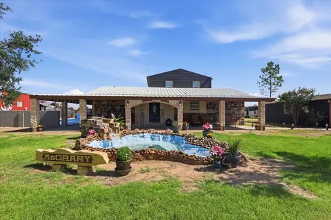 Exterior - 6714 E County Rd 110, Midland, TX 79706 photo 5 of 27