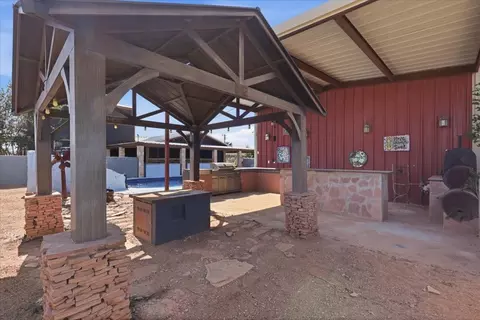 Exterior - 6714 E County Rd 110, Midland, TX 79706 photo 19 of 27