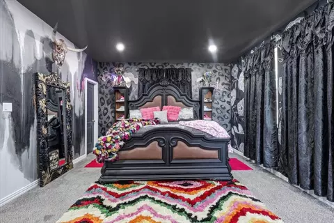 Bedroom - 6714 E County Rd 110, Midland, TX 79706 photo 2 of 4