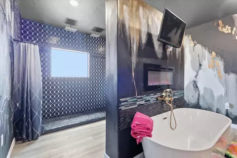Bath - 6714 E County Rd 110, Midland, TX 79706 photo 5 of 11