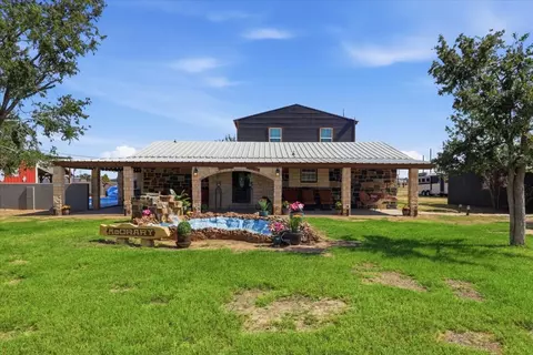 Exterior - 6714 E County Rd 110, Midland, TX 79706 photo 8 of 27