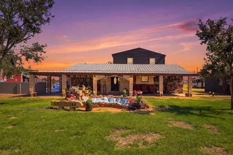Exterior - 6714 E County Rd 110, Midland, TX 79706 photo 1 of 27