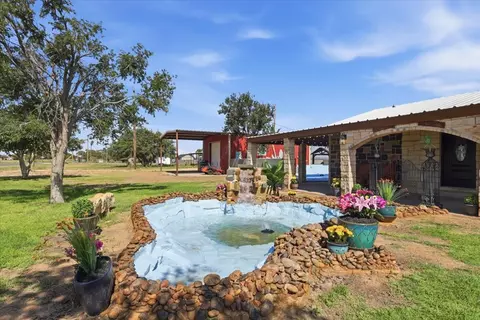 Exterior - 6714 E County Rd 110, Midland, TX 79706 photo 9 of 27
