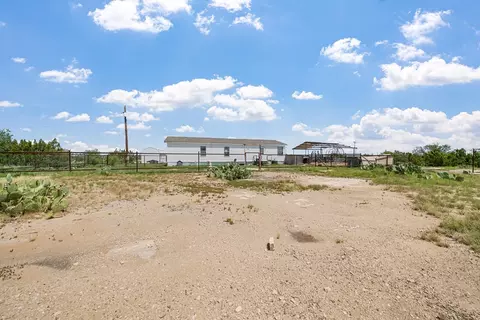 Exterior - 904 Brian Rd, Big Spring, TX 79720 photo 4 of 4